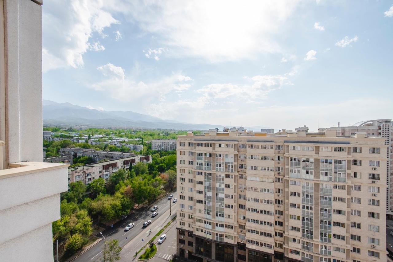 Razmestim В Жк Шахристан На 15 Этаже Almaty Bagian luar foto